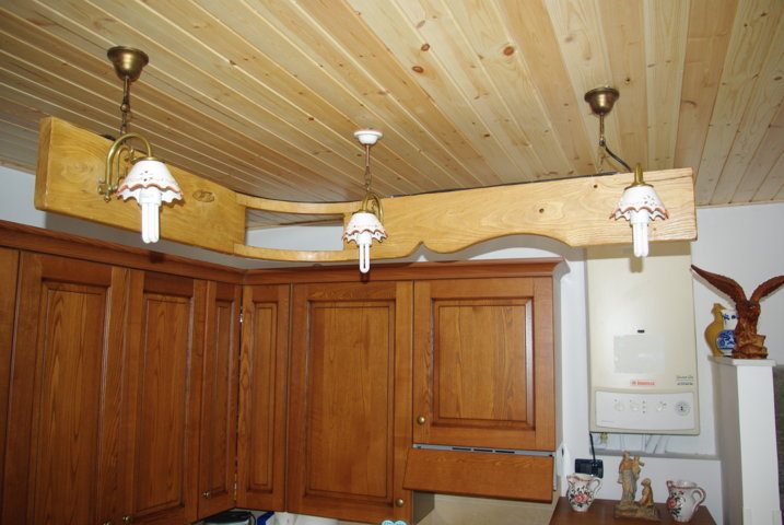 Arredo e soffitto in legno